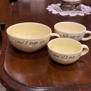 Vintage Measuring ‘Cups’ Set